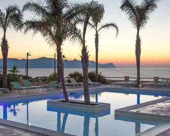Petruso Resort - Balestrate - Pool