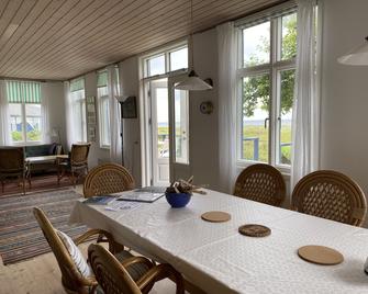 Skaerven Beachfront Condos and Cottage - Nyborg - Dining room