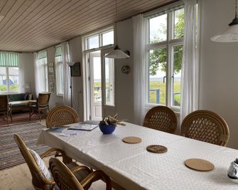Skaerven Beachfront Condos and Cottage - Nyborg - Dining room