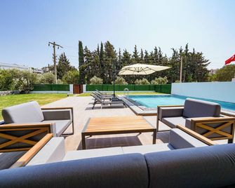 The Ni Villas Akyarlar - Bodrum - Piscina