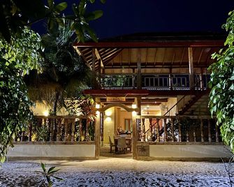 Veli Beach Inn - Mathiveri - Building