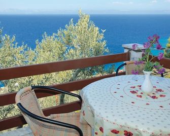 Amazing apartment in Blato with kitchen - Blato - Balkon