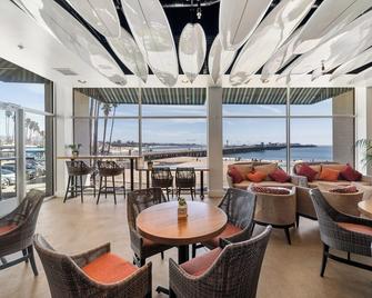 Dream Inn Santa Cruz - סנטה קרוז - מסעדה