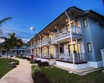 Royale Chulan Cherating Chalet - Balok - בניין