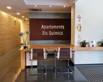 Apartaments Els Quimics - Girona - Rezeption