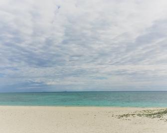 Minshuku Seaside House Dugong - Kumejima - Playa