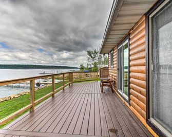 Lakefront Motley Home with Private Dock and Fire Pit! - Motley - Balcony