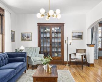 Cozy Vintage Home - Safe and Quiet - San Luis - Sala de estar