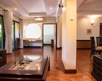 Maison Moz - Sommerschield III - Maputo - Living room