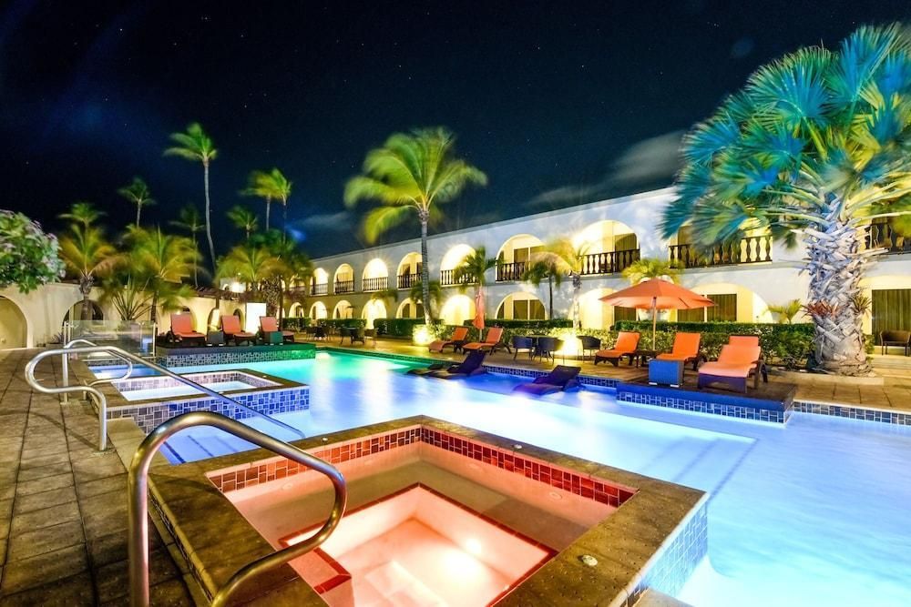 توك أوف ذا تاون هوتل آند بيتش كلوب - أورانجيستاد - حوض السباحة