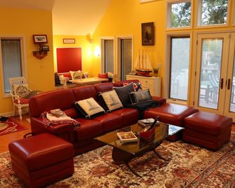 Delavan Lakefront Access Guesthouse - Delavan - Huiskamer