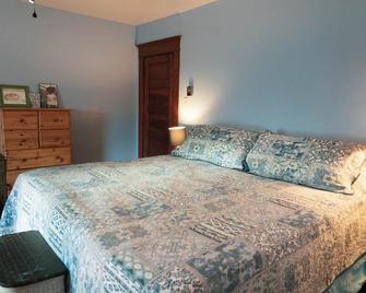 Dog-friendly small-town charm near mountains and wineries with 4 bedrooms - Woodstock - Ložnice