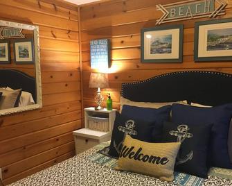 Lakefront~ Cutestcabindirectly On Lkthompson Rhinelander Swim Boat Fish & Fun! - Rhinelander - Habitación