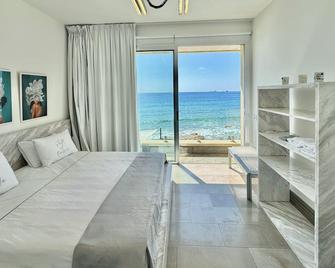 Shatt El Reewa Villa - Batroûn - Bedroom