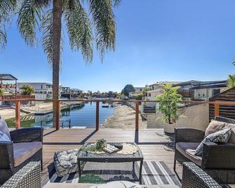 Tropical Dreaming (Heated Pool) - Broadbeach Waters - Balkón