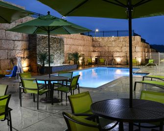 سبرنجهيل سويتس باي ماريوت سان أنطونيتونور وي وات ذا ريم - سان انطونيو - حوض السباحة