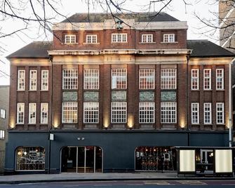 Green Rooms - London - Building