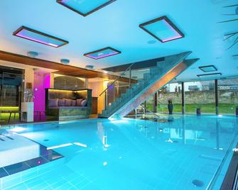 Johan Design & Spa Hotel - Kuressaare - Zwembad