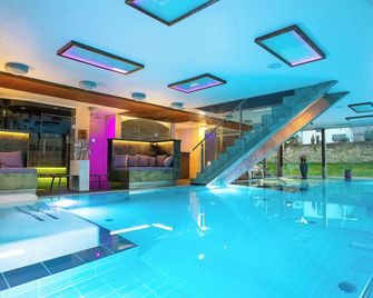 Johan Design & Spa Hotel - Arensburg - Pool