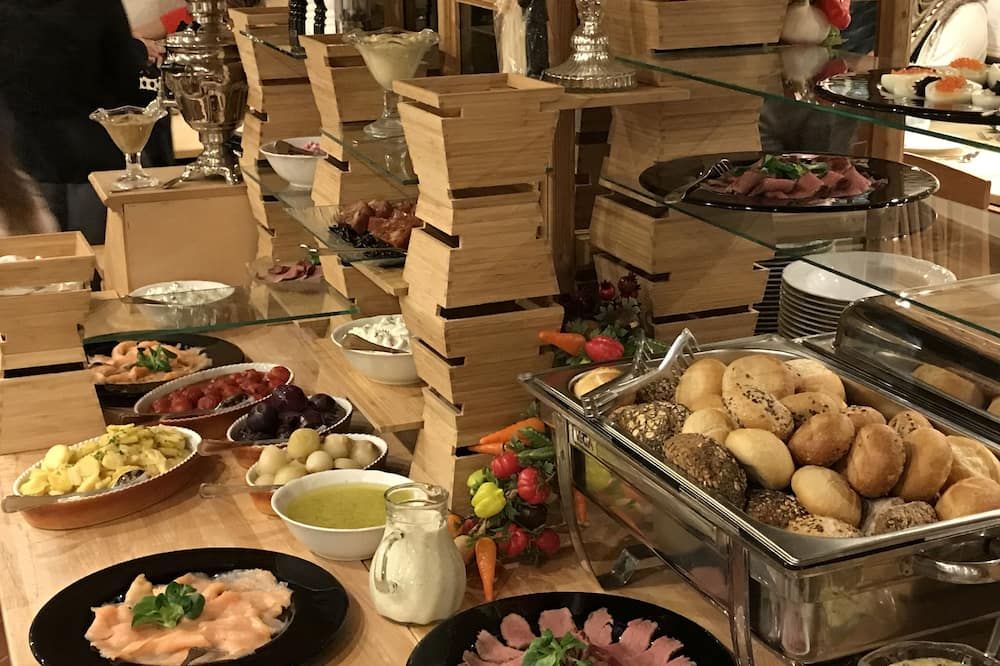 Landhotel Rangau Gasthof & Brennerei - Markt Erlbach - Buffet