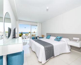 River Rock Hotel - איה נאפה - חדר שינה