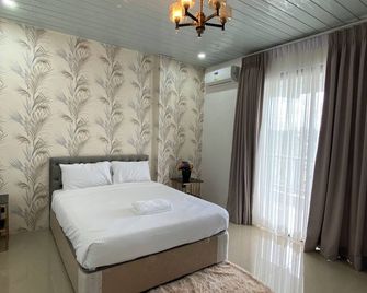 Leonas By Rsm - San Mateo