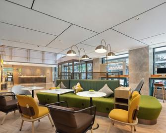 Home2 Suites by Hilton Chengdu Kuanzhai Alley - Chengdu - Lounge