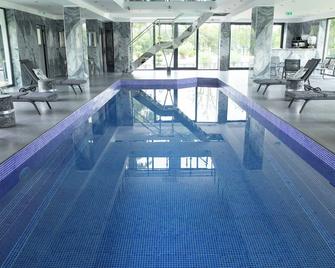 Domaine de Bracheux Beauvais Chambre avec petit déjeuner inclus - Beauvais - Pool