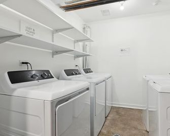 Logan Square Sro Hotel - Chicago