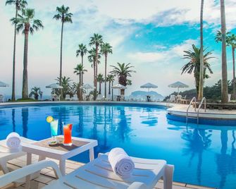 فندق سوغويبو كيه إيه إل - سيوغويبو - حوض السباحة