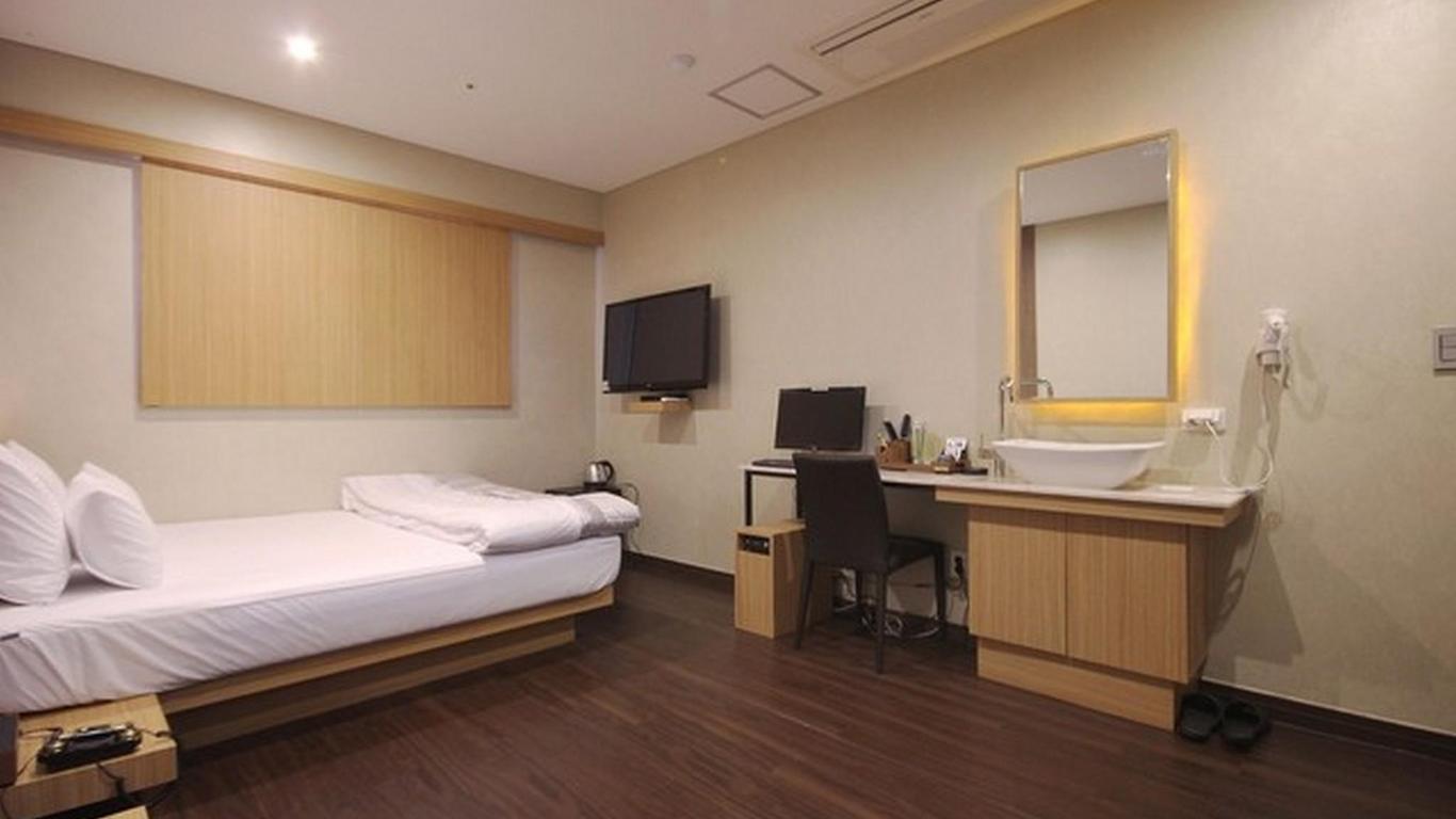 Nampo Comma Hotel