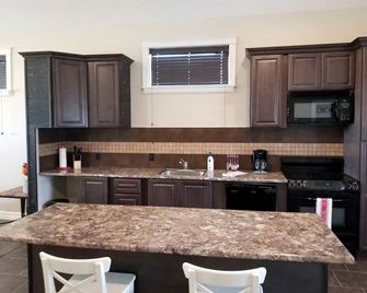 Secluded Vacation Rental with Lovely Prairie Views near Edmonton, Alberta - Fort Saskatchewan - Кухня