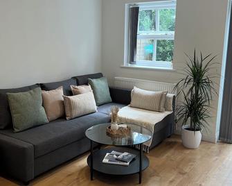 Stylish 2-Bed house near Oxford City Centre - Oxford - Living room