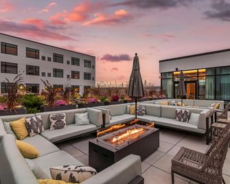 Cambria Hotel Portland Downtown Old Port - Portland - Edifici