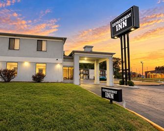 Expressway Inn Airport Downtown - Nashville - Edificio