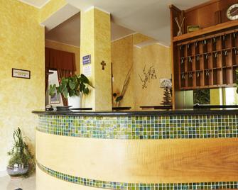 Hotel 2000 - Gravedona - Recepcja