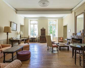 Chateau Rural - Twelve Bedroom Castle, Sleeps 20 - Lamothe-Goas - Sala de estar