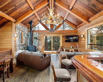 Cabin Near Dodge Ridge+Hot Tub+Pool Table+Sledding - Long Barn - Sala de estar