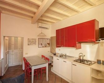 Finestra su Trastevere - Rome - Kitchen