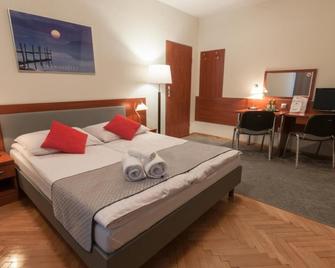 Hotel Komes - Skarżysko-Kamienna - Bedroom