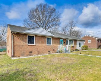 Colonial Heights Home W/ Large Yard & Bbq Grill! - Colonial Heights - Gebäude