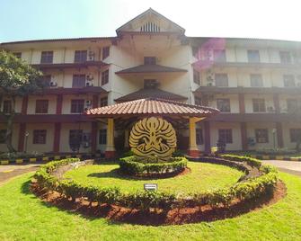 Wisma Makara Universitas Indonesia - Depok - Building