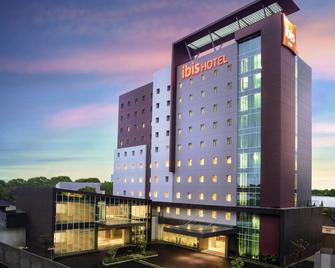 Ibis Makassar Losari - Makassar - Building