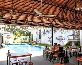 Pool Party Hostel - סיאם ריפ - פטיו