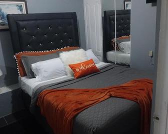 Tashari-Dae Inn Home Away From Home - Mandeville - Bedroom