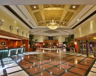 Qingdao Huiquan Dynasty Hotel - Qingdao - Lobby