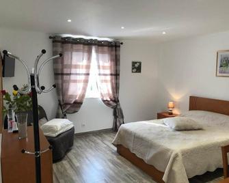 Maison Tobias - Bussy-Saint-Georges - Bedroom