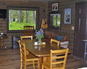 Valdez Lodge - Valdez - Salle à manger