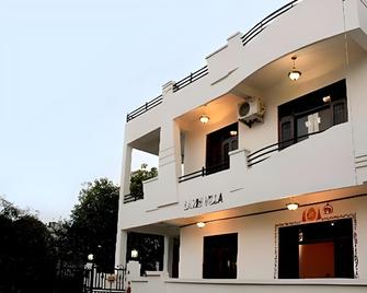 Hotel Laxmi Villa - Udaipur - Building