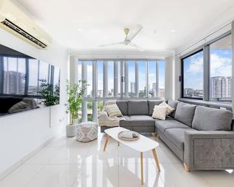 'Skyline' Top of Town Resort-style City Living - Darwin - Living room